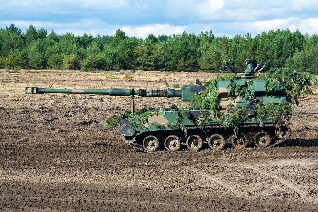 AHS Krab Polish 155mm Self-Propelled Howitzer (SPH) (A)
